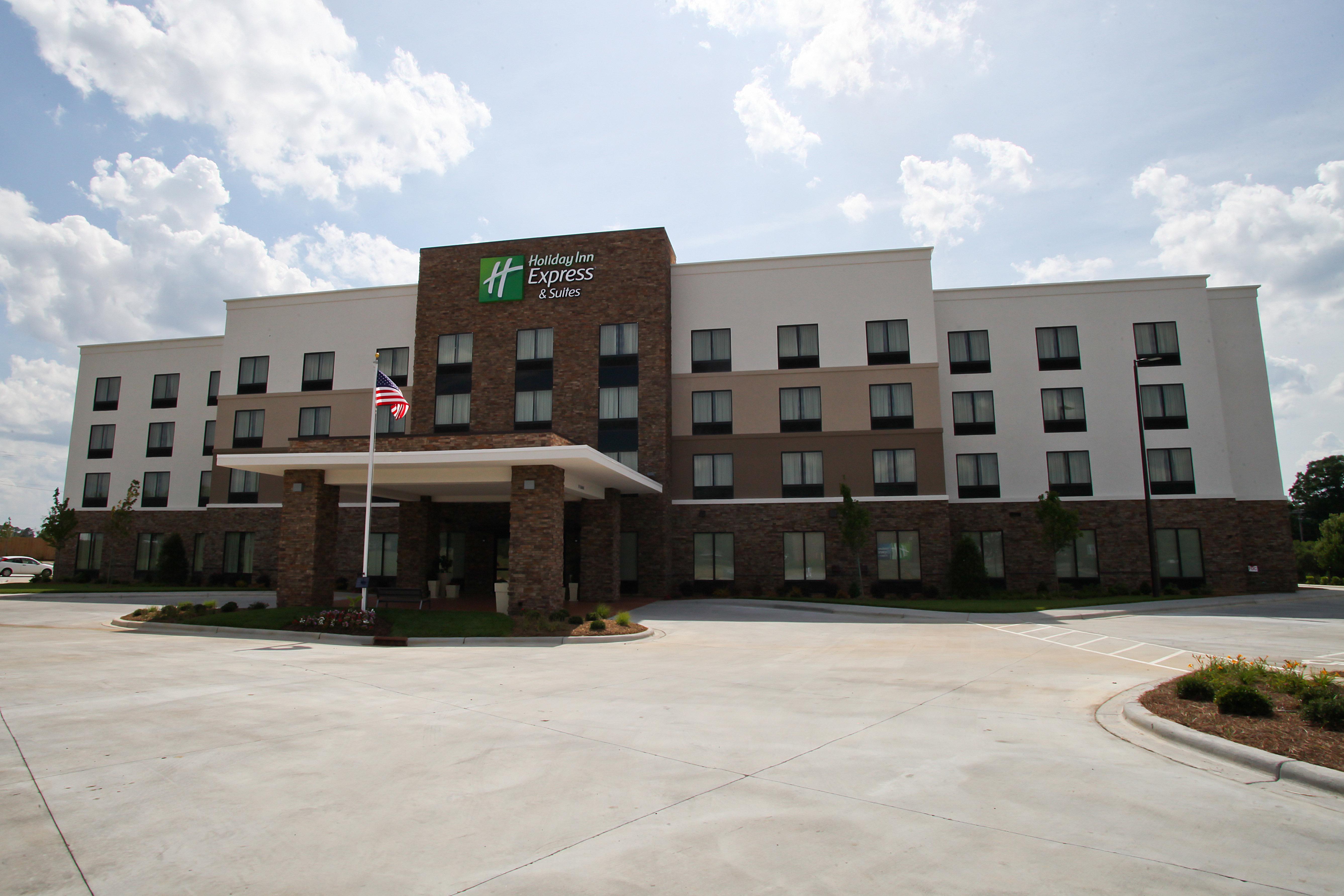 Holiday Inn Express & Suites Monroe By Ihg Exterior photo